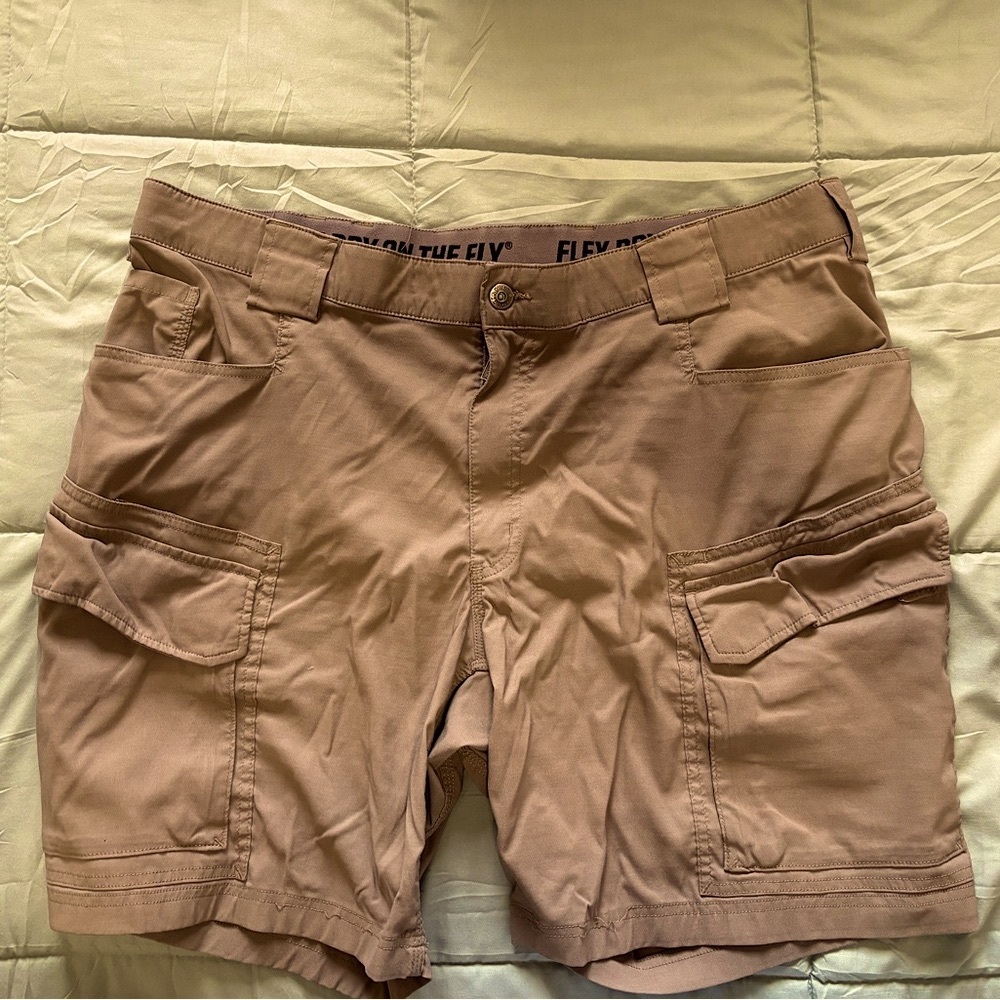 Duluth Trading Company “Flex Dry on the Fly” Cargo Shorts